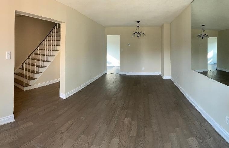 Rent Twnhouse N4989070