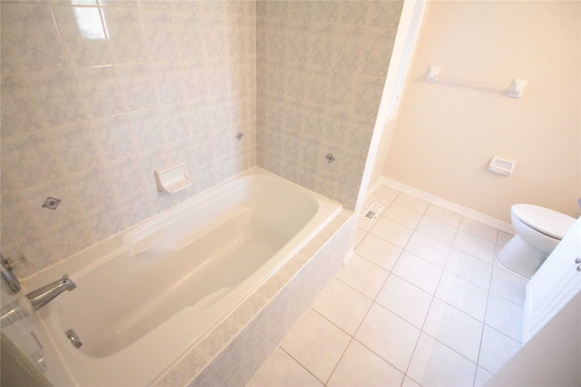 Rent Twnhouse N5092012