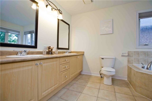 Rent Detached N5093365