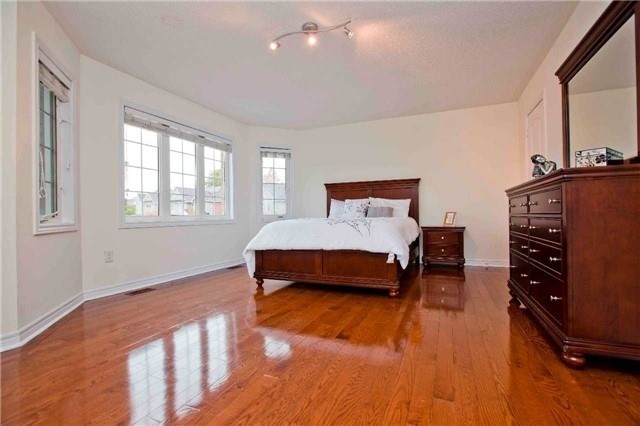 Rent Detached N5093365