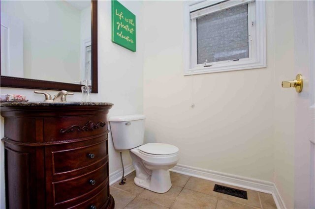 Rent Detached N5093365