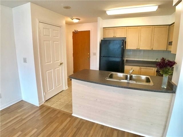 Rent Condo C5162743