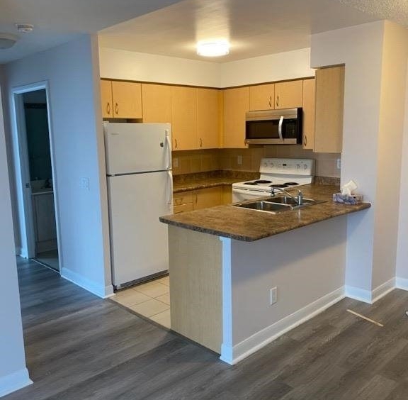Rent Condo C5192116