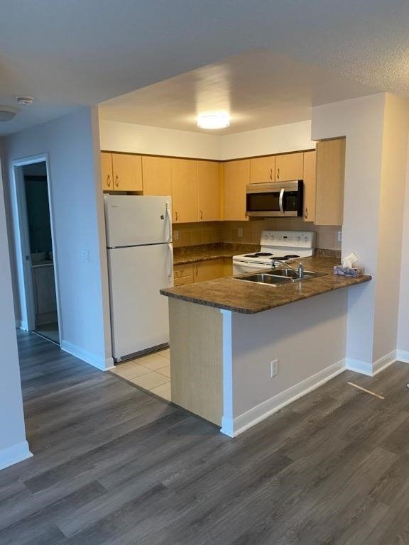 Rent Condo C5192116