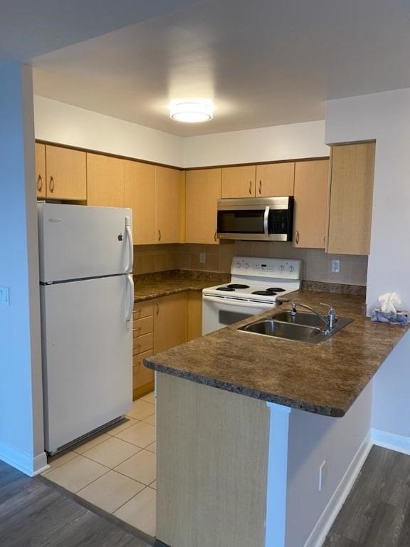 Rent Condo C5192116