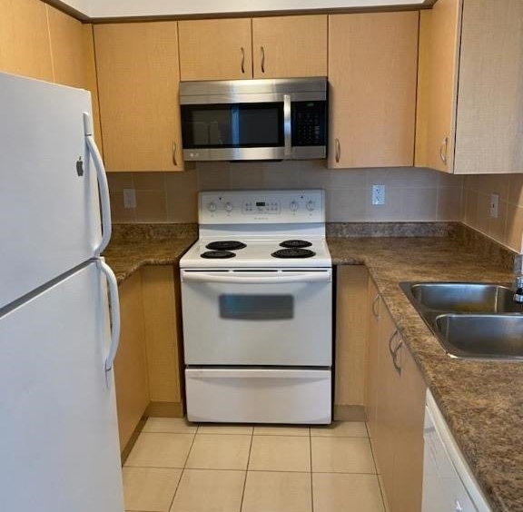 Rent Condo C5192116