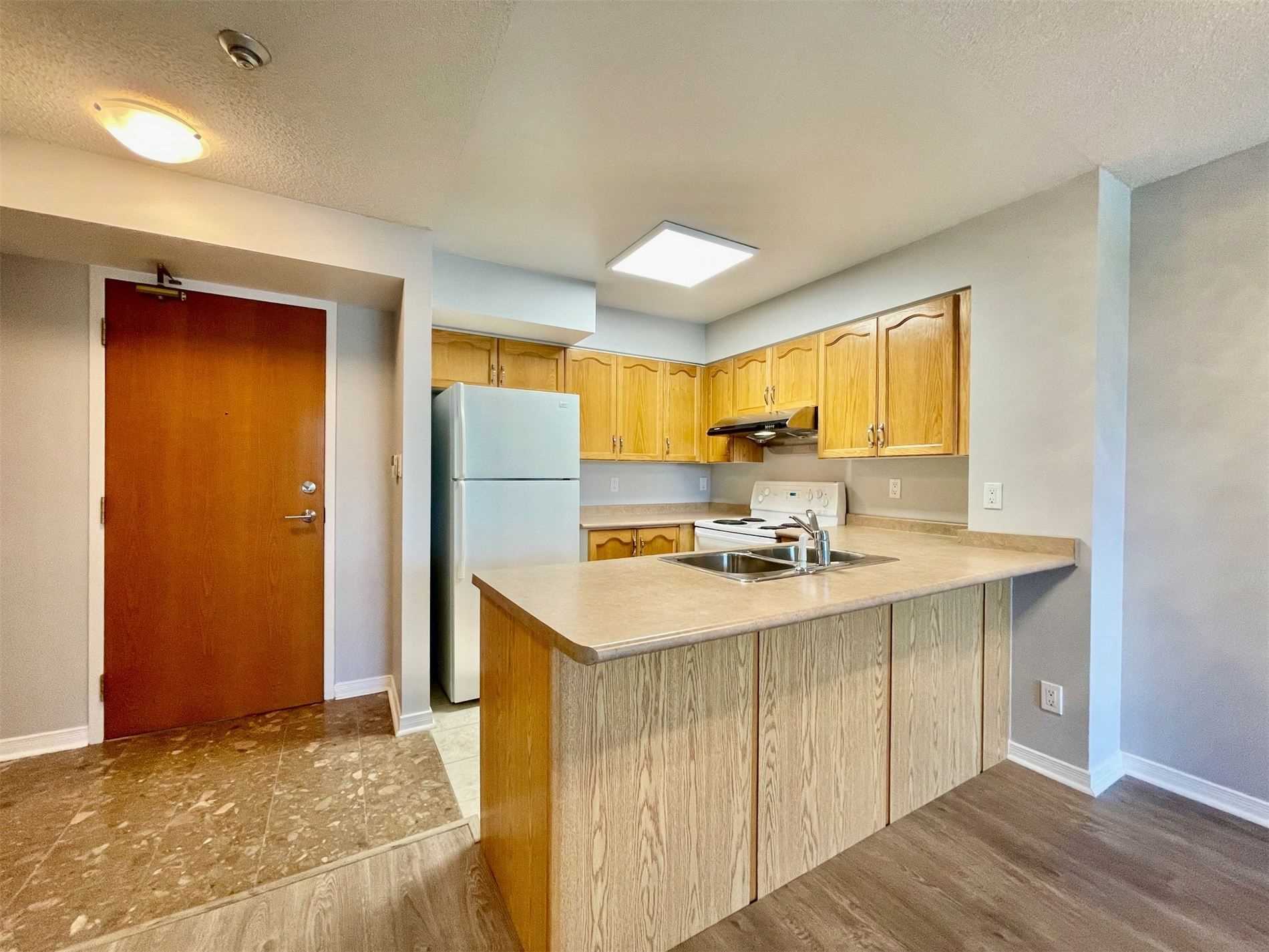 Rent Condo N5281352
