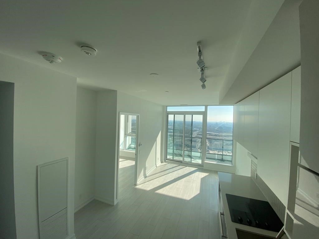 Rent 2Bedrooms condo N5538058